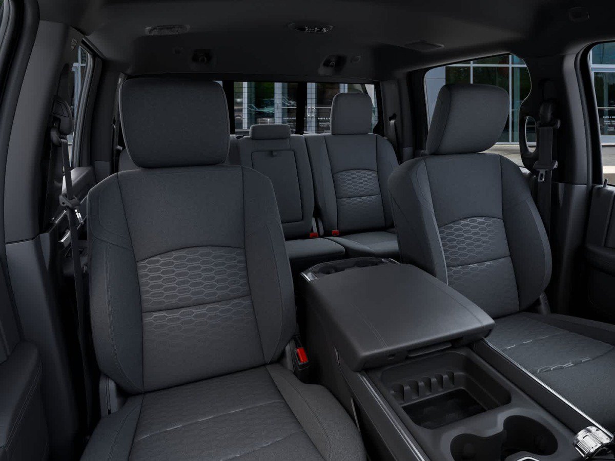 New 2026 RAM 2500 Big Horn AWD/4WD image 16