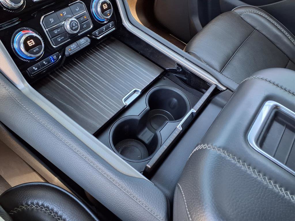 Used 2021 GMC Yukon XL Denali image 13