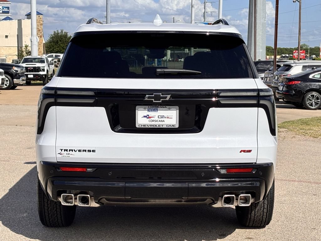 New 2026 Chevrolet Traverse RS w/ LPO, Floor Liner Package FWD image 7