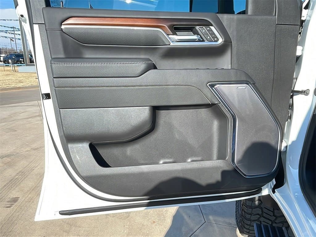 New 2025 GMC Sierra 2500 Denali w/ Denali Reserve Package image 15