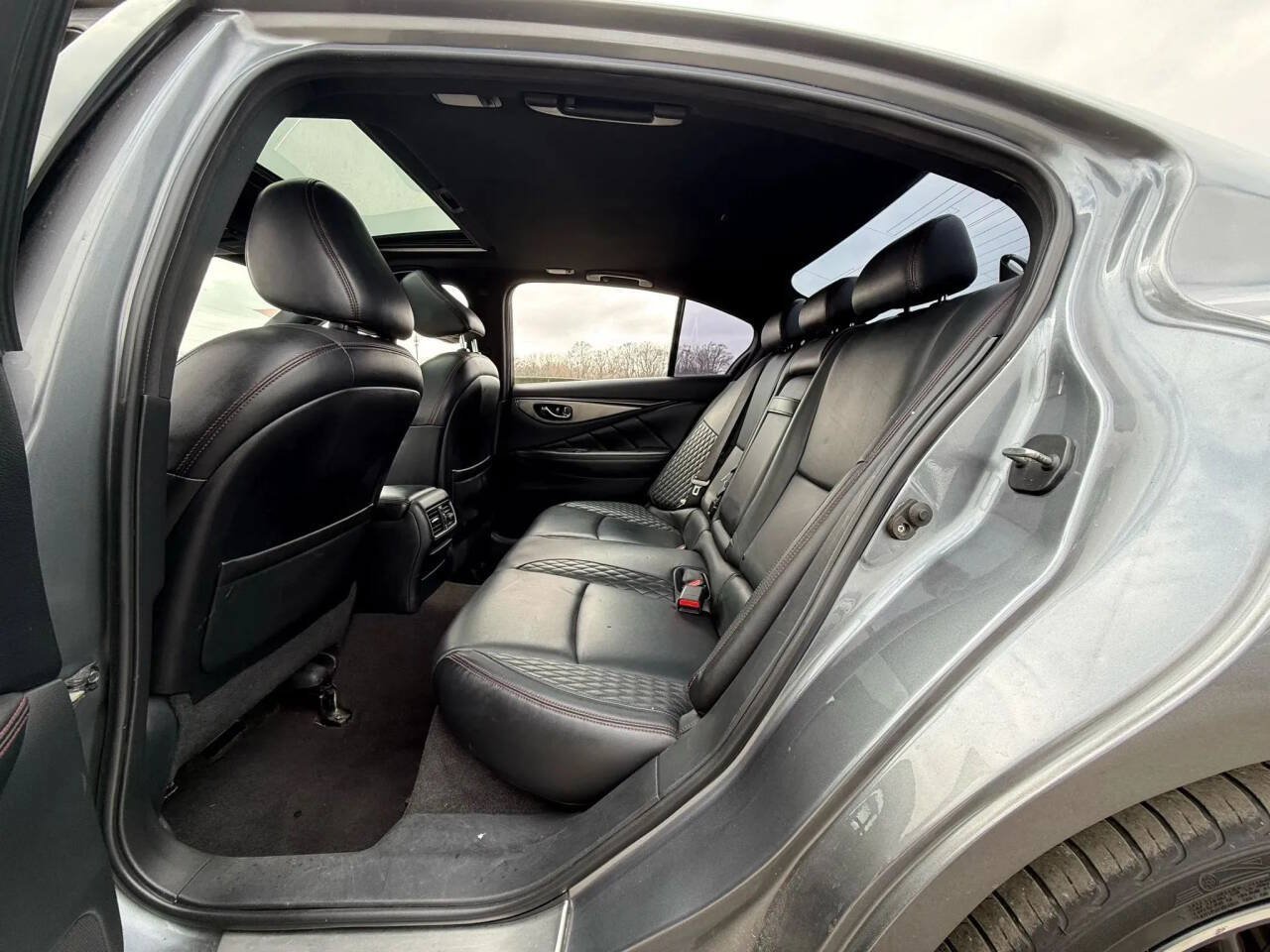 Used 2018 INFINITI Q50 Red Sport 400 w/ Sensory Package (Sport) AWD/4WD image 9