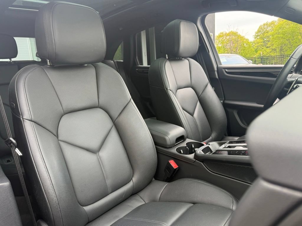 Used 2023 Porsche Macan S AWD/4WD image 34
