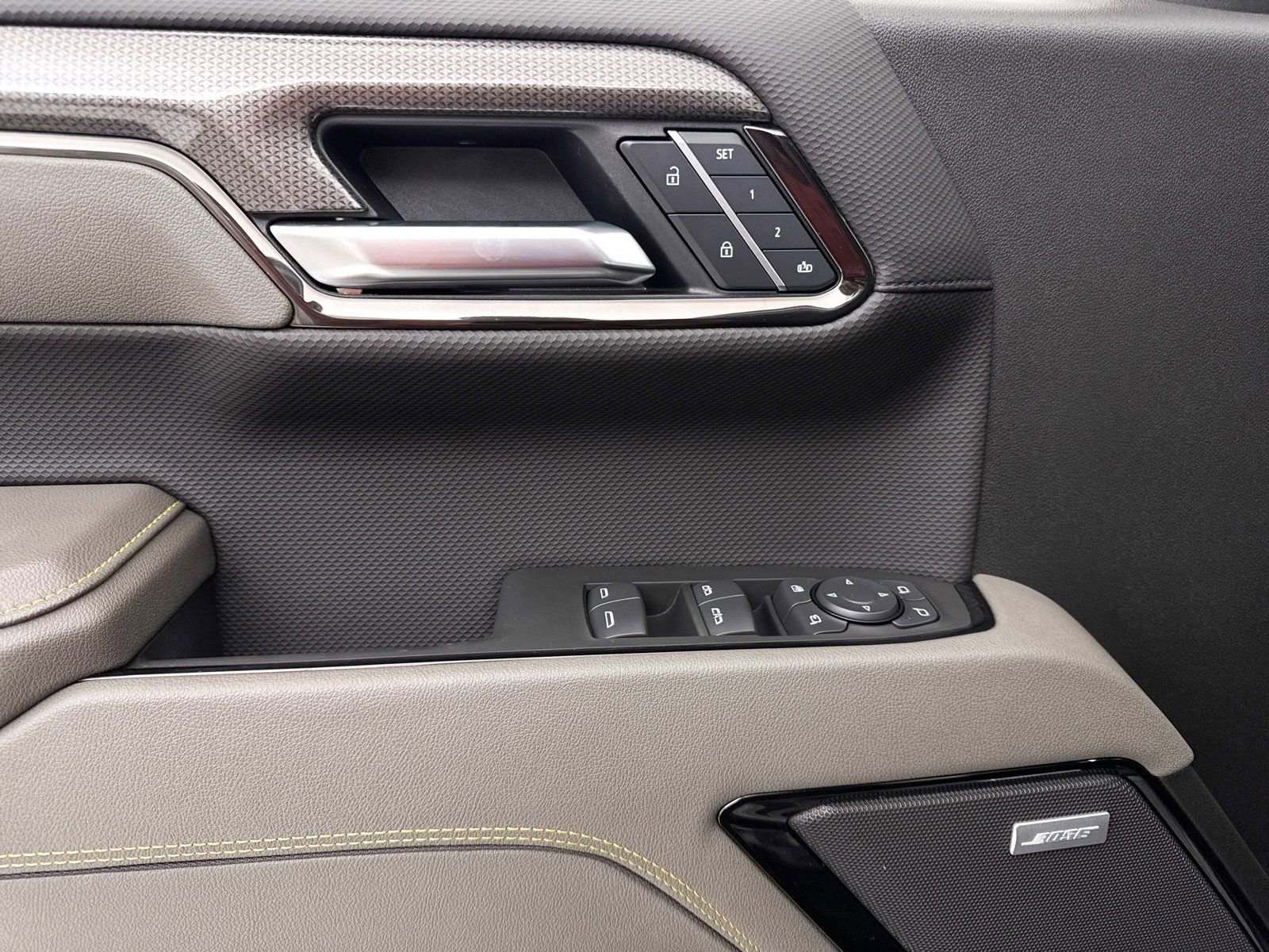 Used 2025 Chevrolet Silverado 1500 ZR2 w/ Technology Package image 45