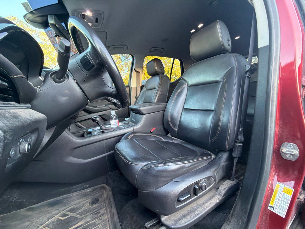 Used 2020 Chevrolet Traverse RS w/ LPO, Floor Liner Package FWD image 7