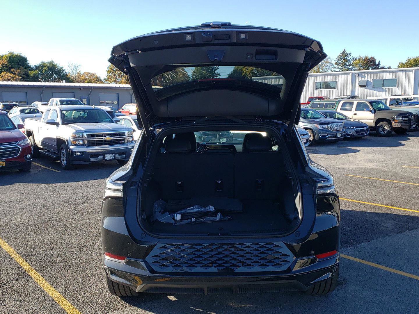 New 2025 Chevrolet Equinox EV RS w/ Convenience Package II image 25