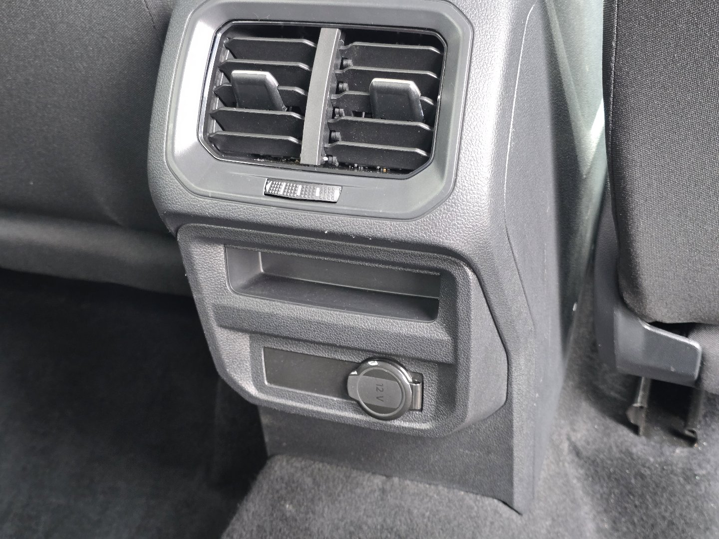 Used 2024 Volkswagen Tiguan S image 24