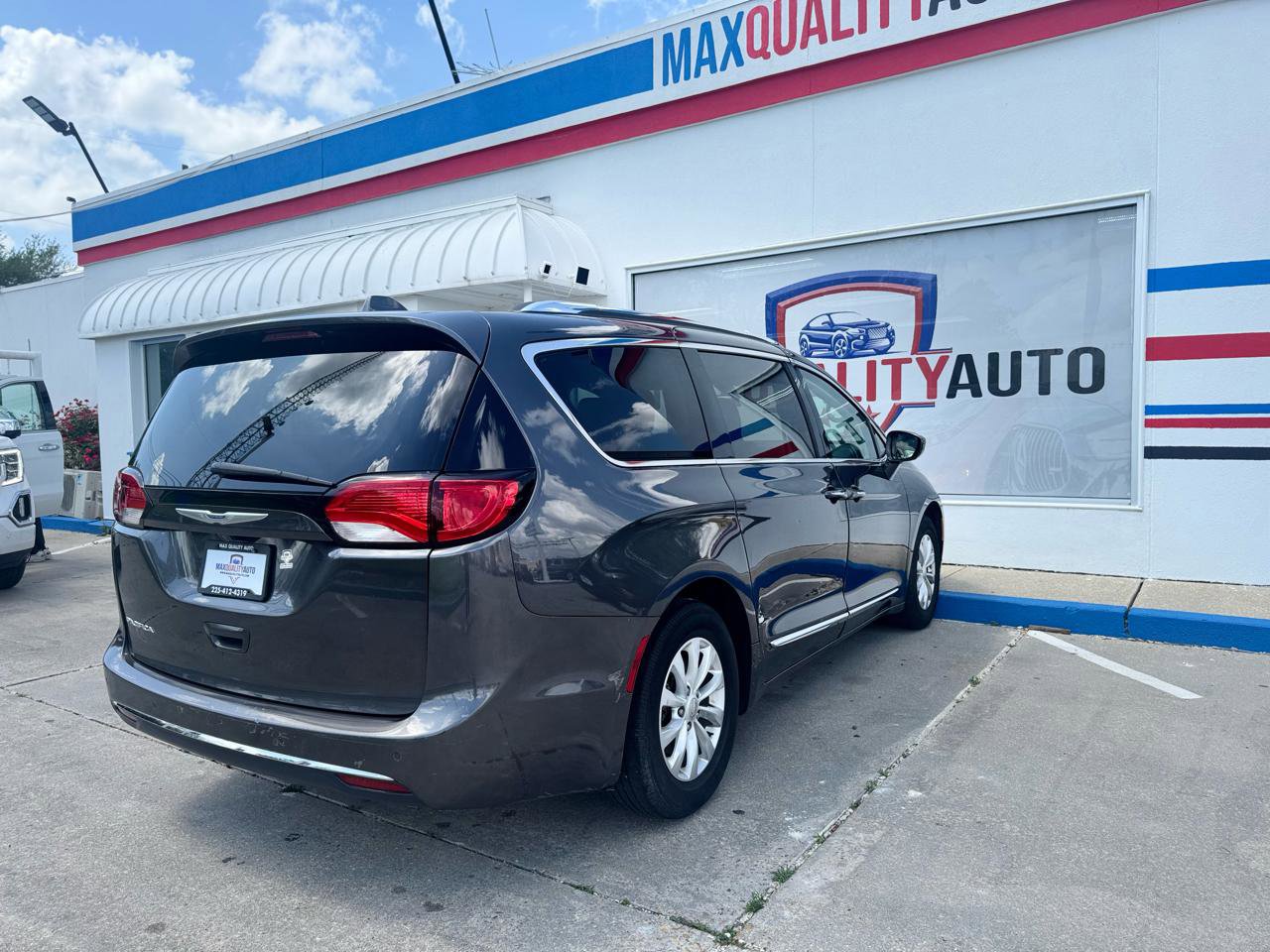 Used 2019 Chrysler Pacifica Touring-L image 29