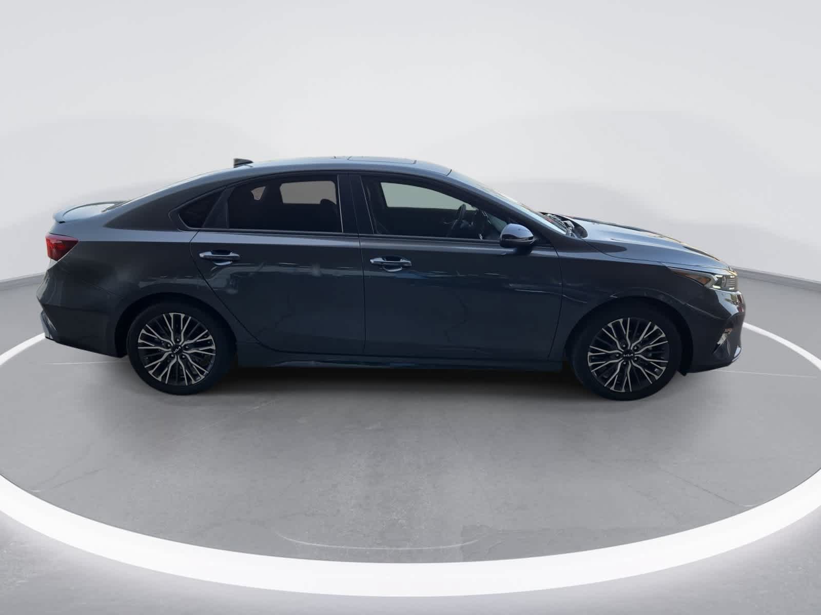 Used 2023 Kia Forte GT-Line w/ GT-Line Premium Package FWD image 9