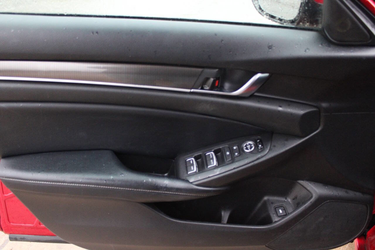 Used 2018 Honda Accord Sport image 11