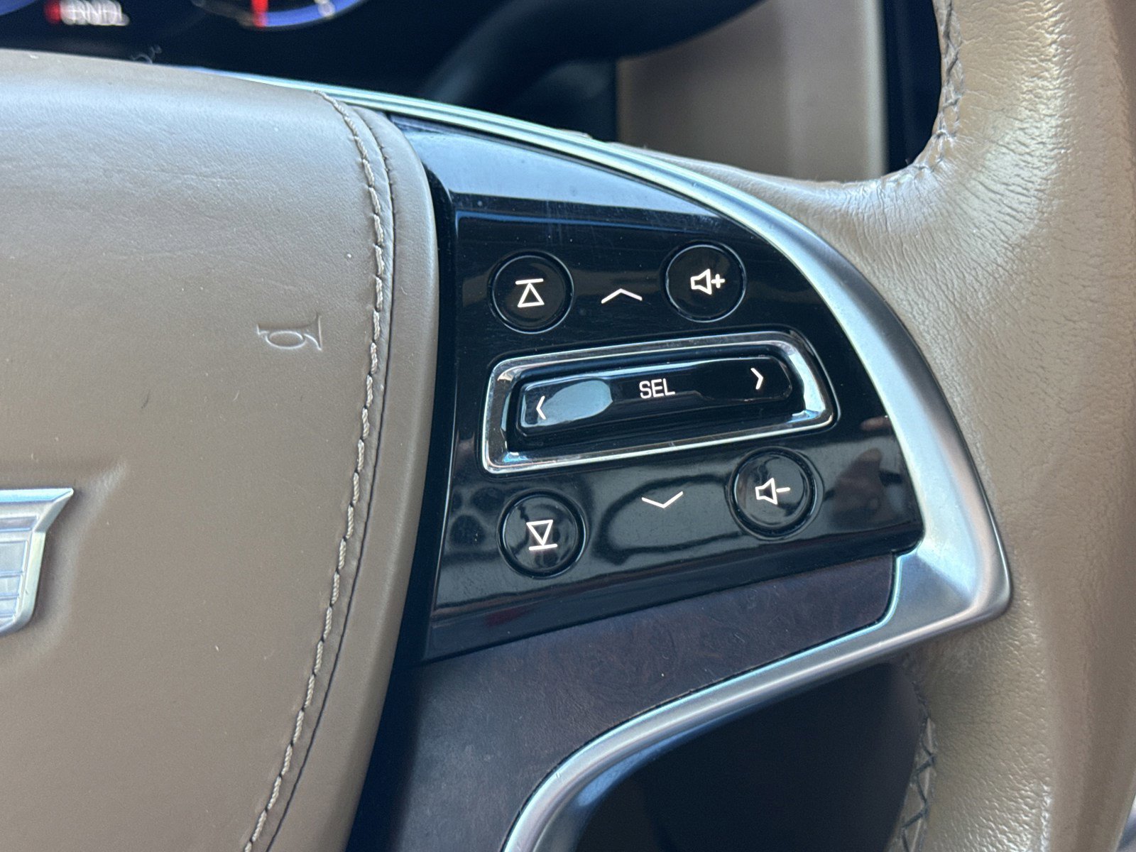 Used 2017 Cadillac Escalade Platinum image 32