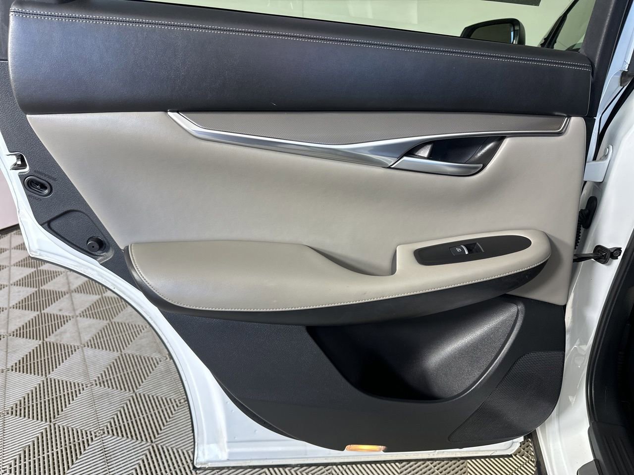 Used 2023 INFINITI QX50 Luxe image 27