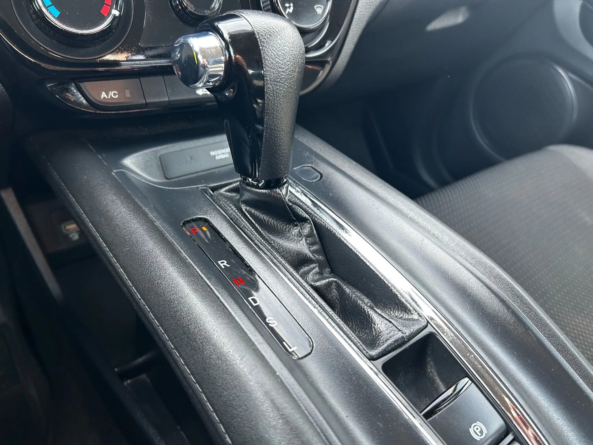 Used 2021 Honda HR-V LX image 21