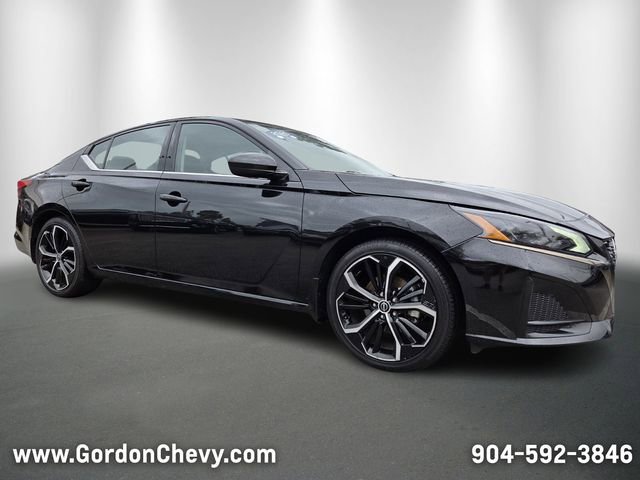Used 2025 Nissan Altima 2.5 SR FWD image 8