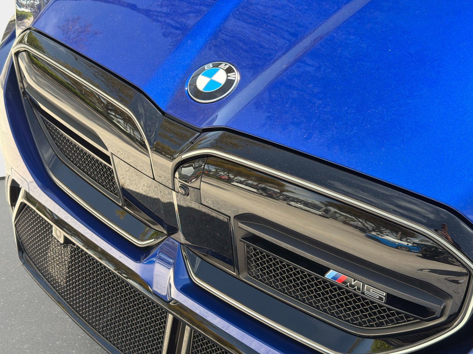 Used 2025 BMW M5 image 10