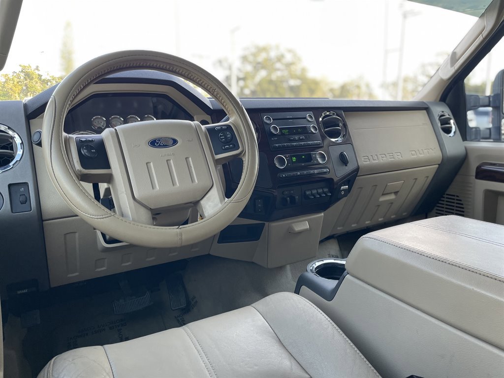 Used 2010 Ford F250 Lariat image 13