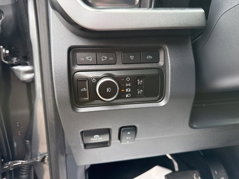 Used 2023 Ford F350 Platinum image 28