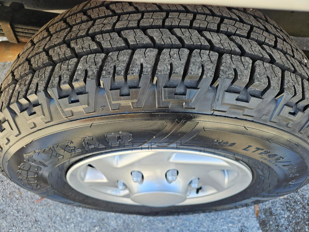 Used 2012 Ford E-350 and Econoline 350 Super Duty w/ PWR Locks & Windows Group image 38