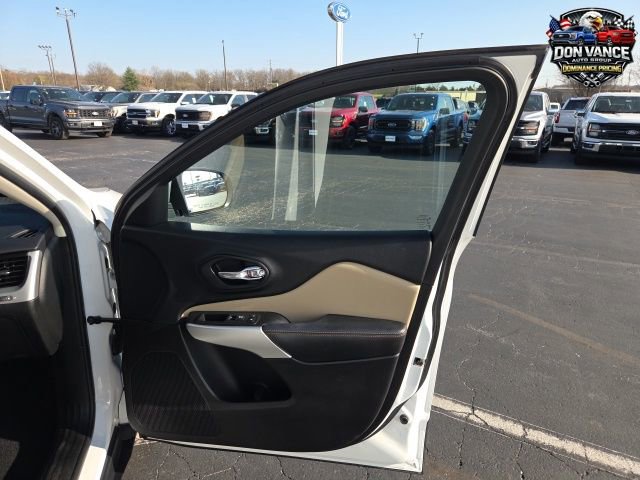 Used 2018 Jeep Cherokee Limited FWD image 26