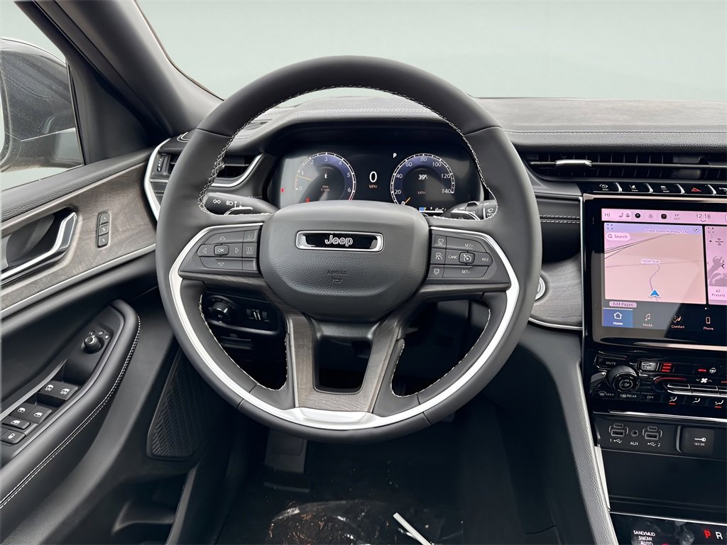 New 2025 Jeep Grand Cherokee Limited image 13