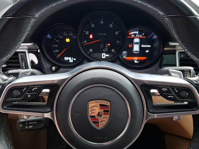 Certified 2018 Porsche Macan AWD/4WD image 23