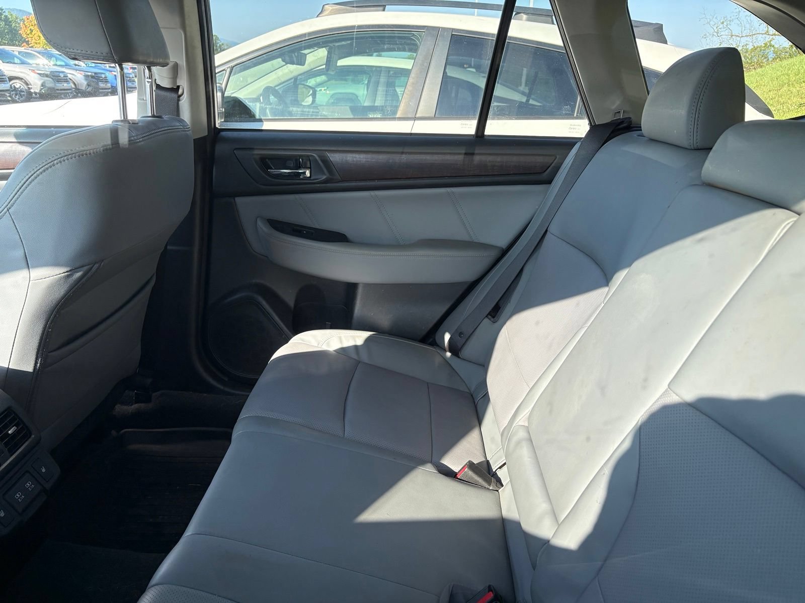 Used 2019 Subaru Outback 3.6R Limited w/ Popular Package #2 AWD/4WD image 9