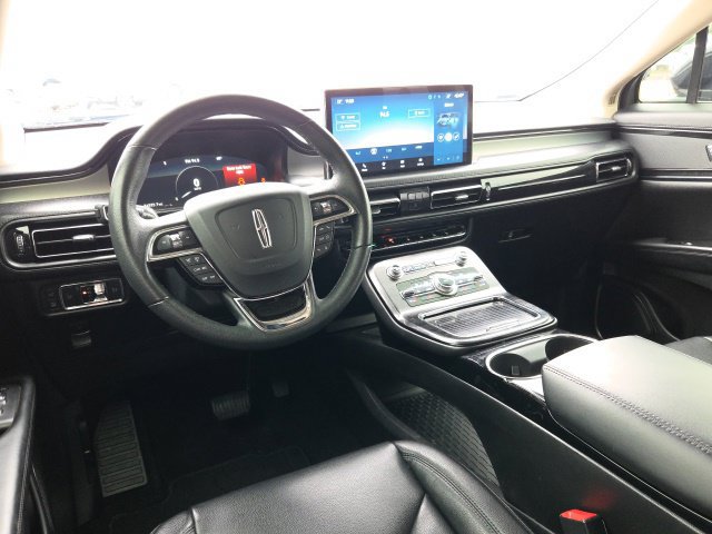 Used 2021 Lincoln Nautilus AWD image 9