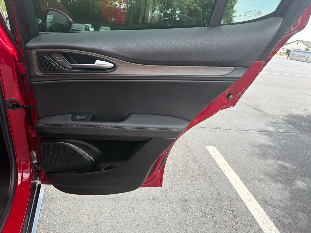 Used 2022 Alfa Romeo Stelvio Ti AWD/4WD image 24