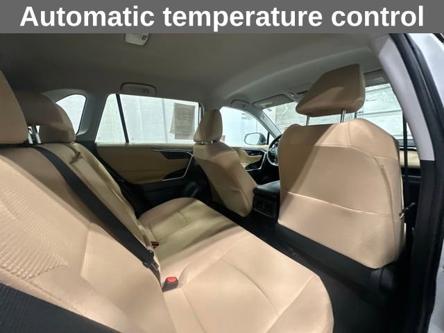 Used 2019 Toyota RAV4 LE w/ Carpet Mat Package AWD/4WD image 17