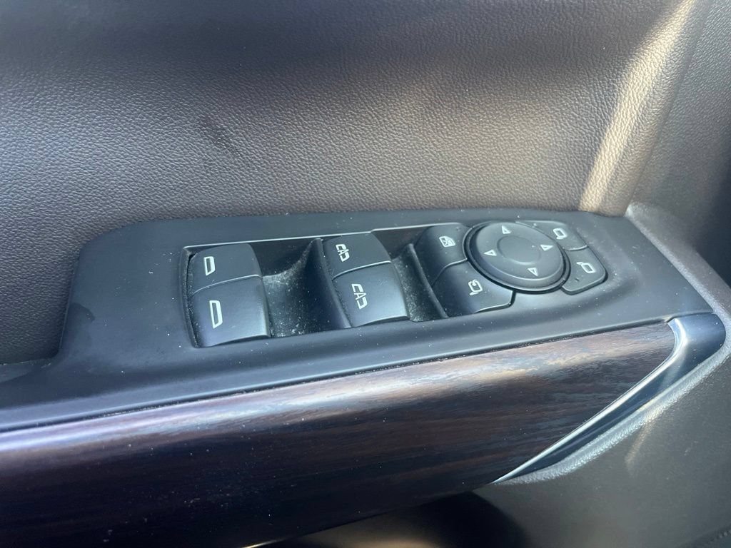 Used 2020 GMC Sierra 1500 SLT w/ SLT Premium Plus Package AWD/4WD image 25