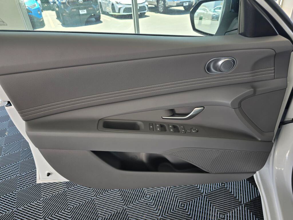 New 2026 Hyundai Elantra Sport FWD image 33