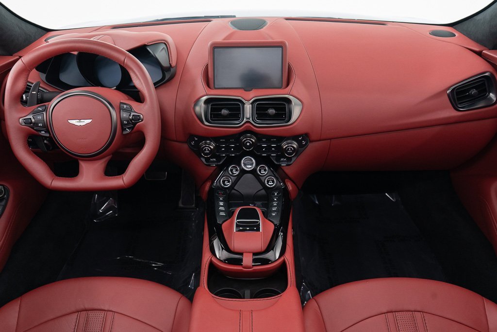 Used 2021 Aston Martin V8 Vantage Roadster image 27