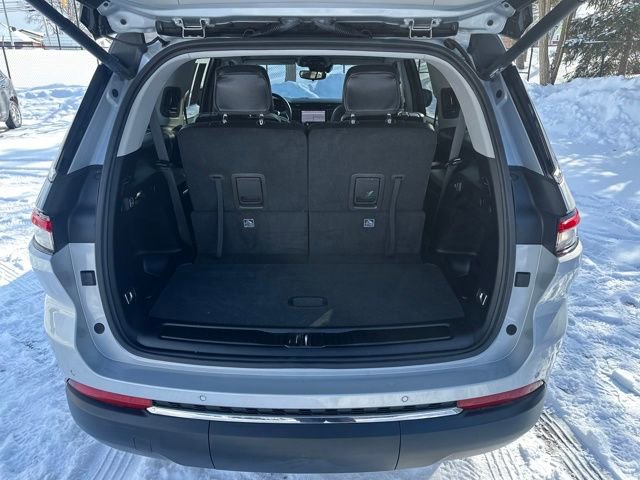 Used 2024 Jeep Grand Cherokee L Limited image 24