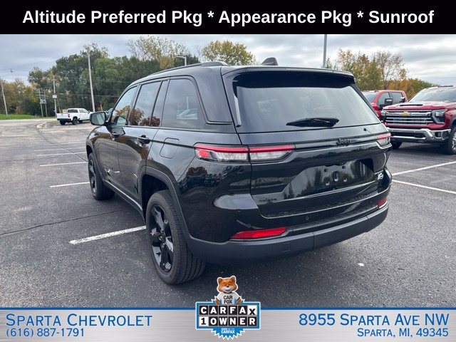 Used 2024 Jeep Grand Cherokee Altitude AWD/4WD image 5