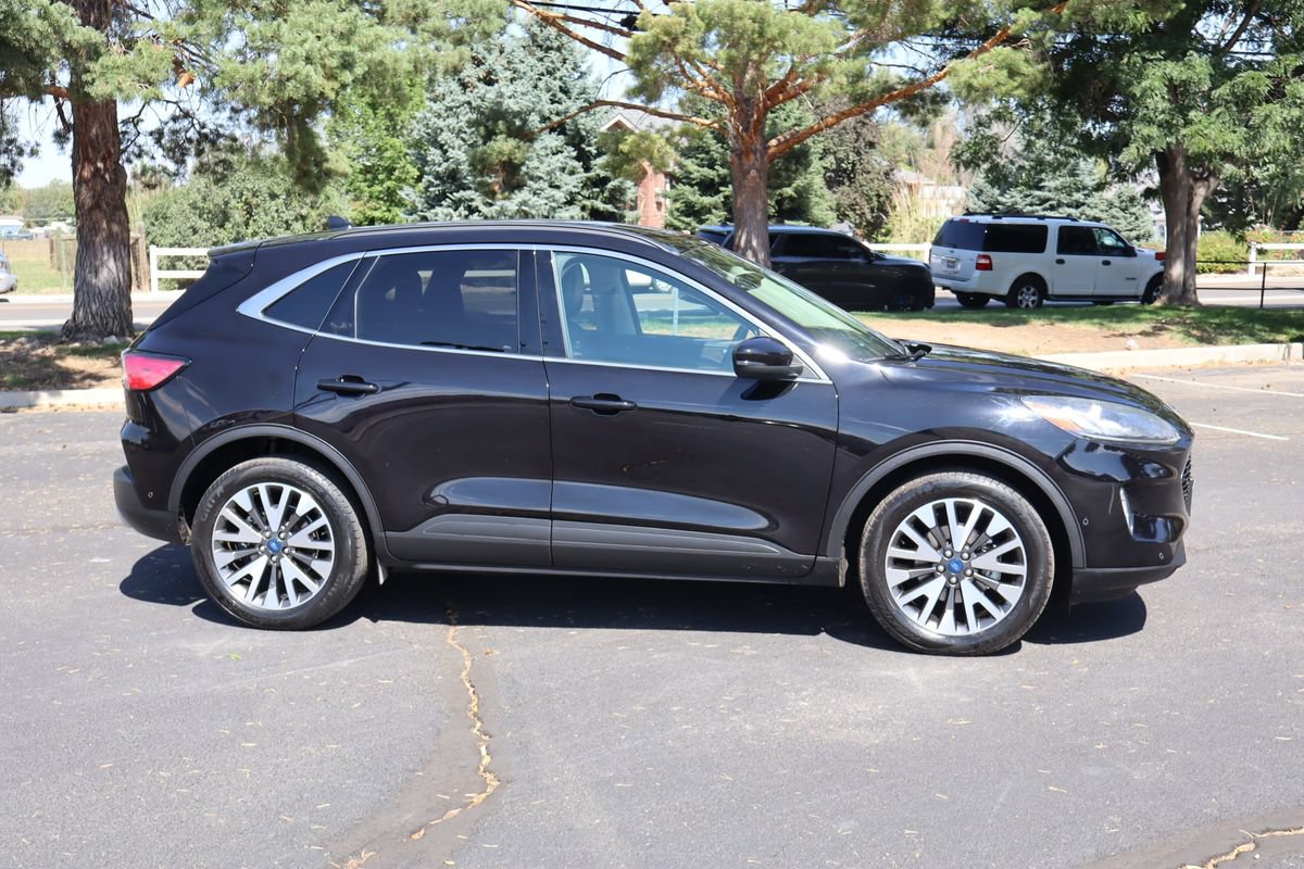 Used 2020 Ford Escape Titanium AWD/4WD image 3