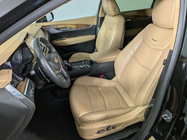 Certified 2024 Cadillac XT5 Sportv w/ Platinum Package AWD/4WD image 17