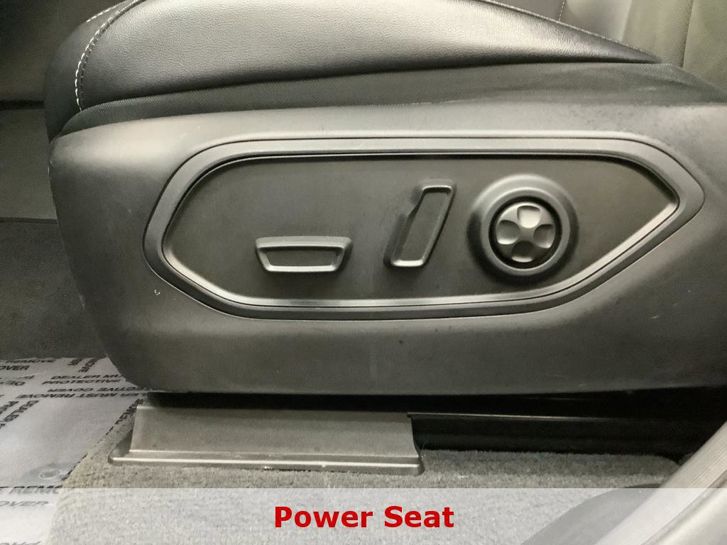 Used 2023 Jeep Grand Cherokee L Laredo image 14