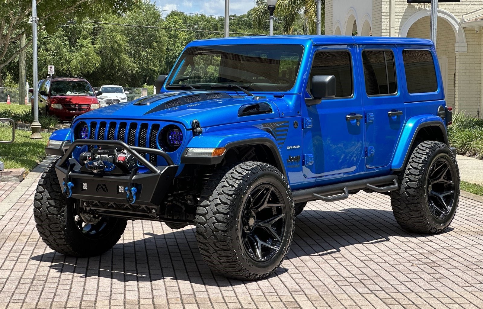 Used 2022 Jeep Wrangler Unlimited Sahara w/ LED Lighting Group AWD/4WD image 21