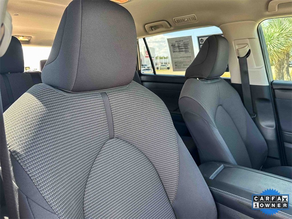 Used 2022 Toyota Highlander LE image 24