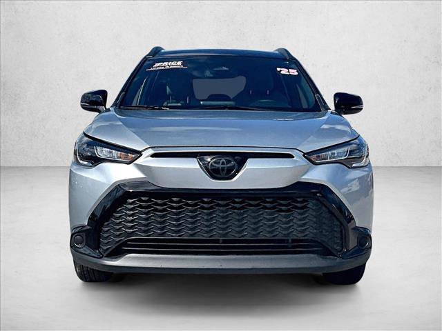 Used 2025 Toyota Corolla Cross AWD Hybrid video 3