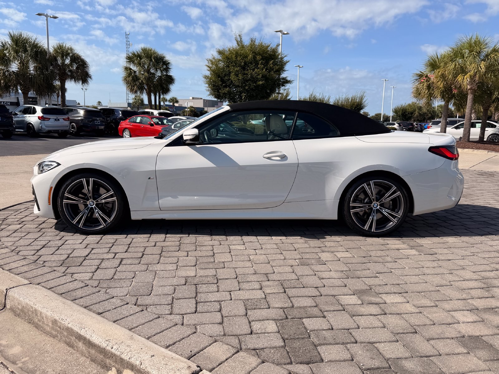 Used 2024 BMW 430i Convertible w/ M Sport Package RWD image 10