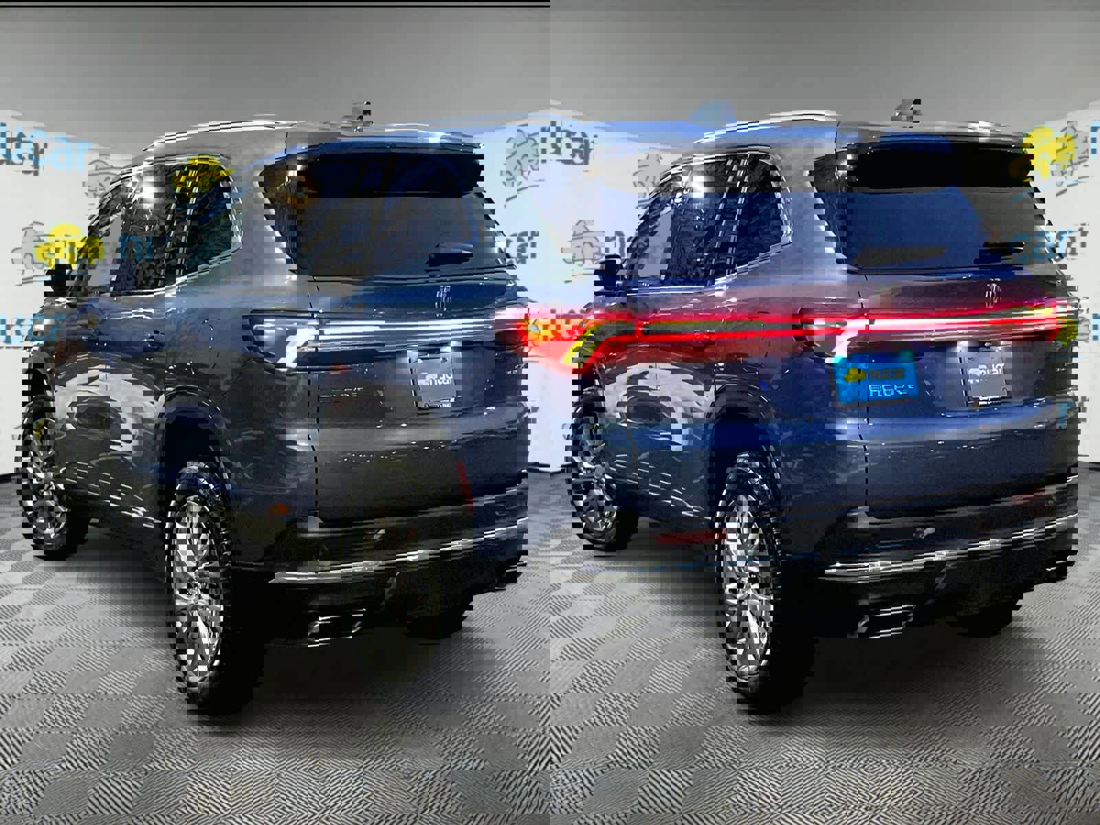 Used 2025 Buick Enclave Preferred image 4