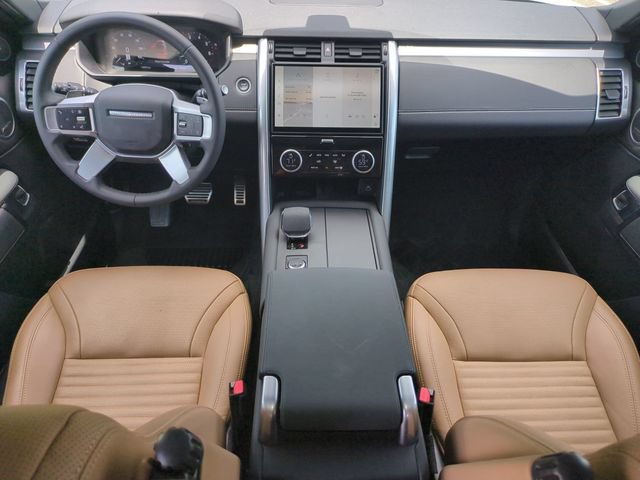 Used 2025 Land Rover Discovery Dynamic SE AWD/4WD image 14