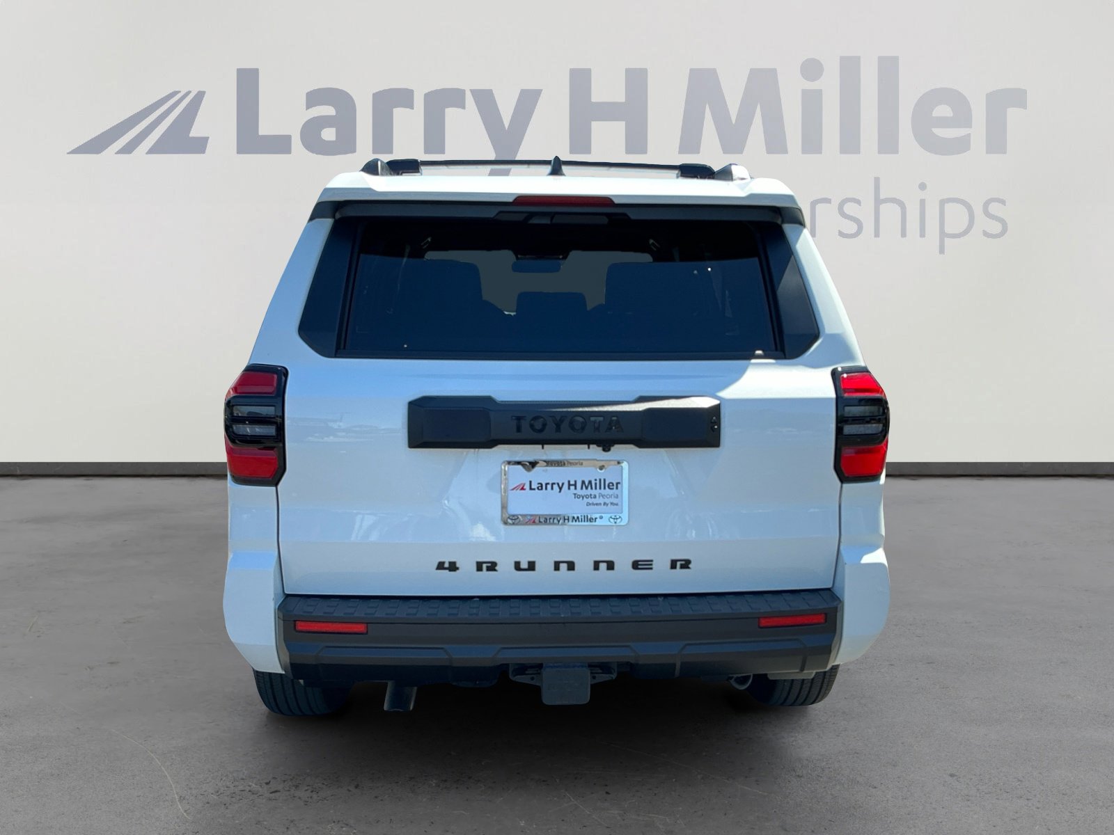 Certified 2025 Toyota 4Runner SR5 AWD/4WD image 4