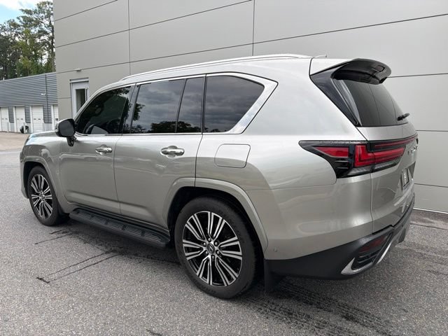 Used 2025 Lexus LX 700h Luxury AWD/4WD image 3