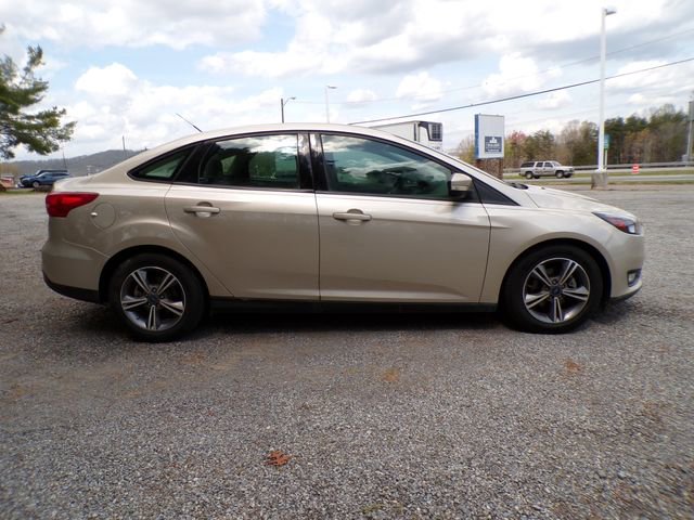 Used 2017 Ford Focus SE image 5