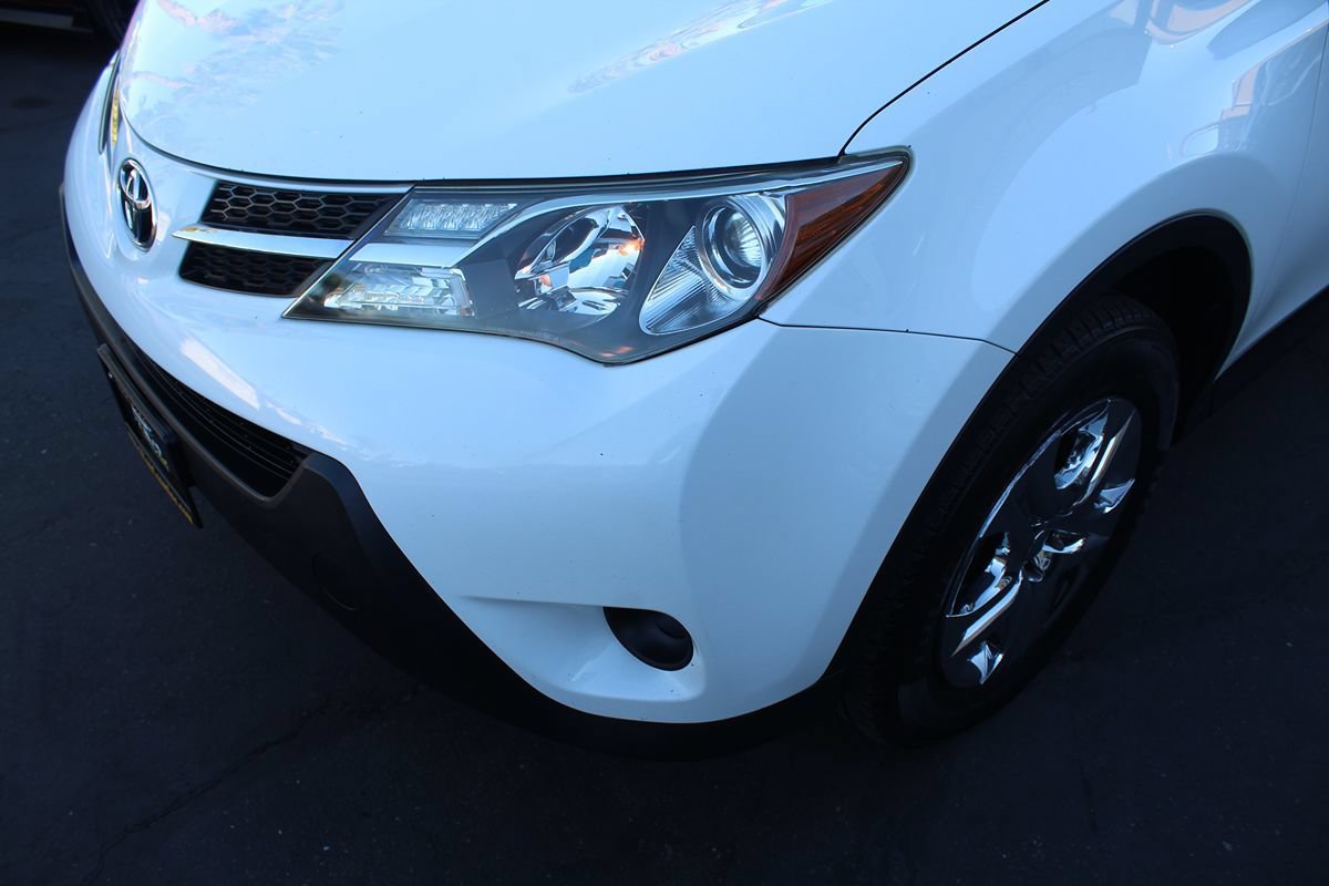 Used 2013 Toyota RAV4 LE AWD/4WD image 10