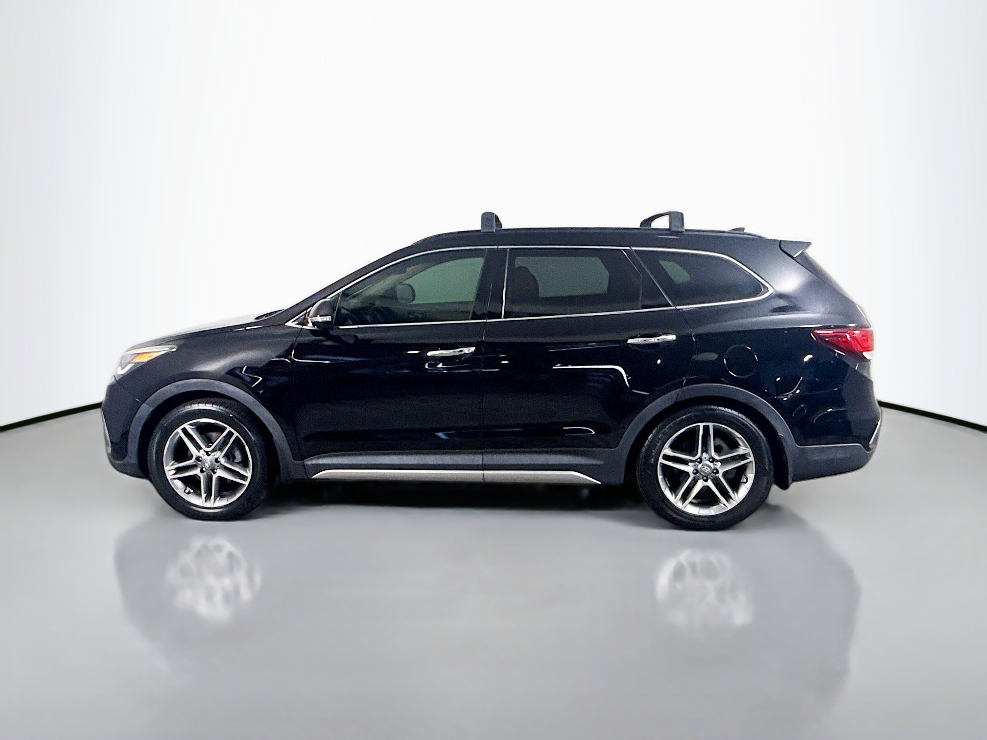 Used 2018 Hyundai Santa Fe Limited w/ Cargo Package FWD image 6