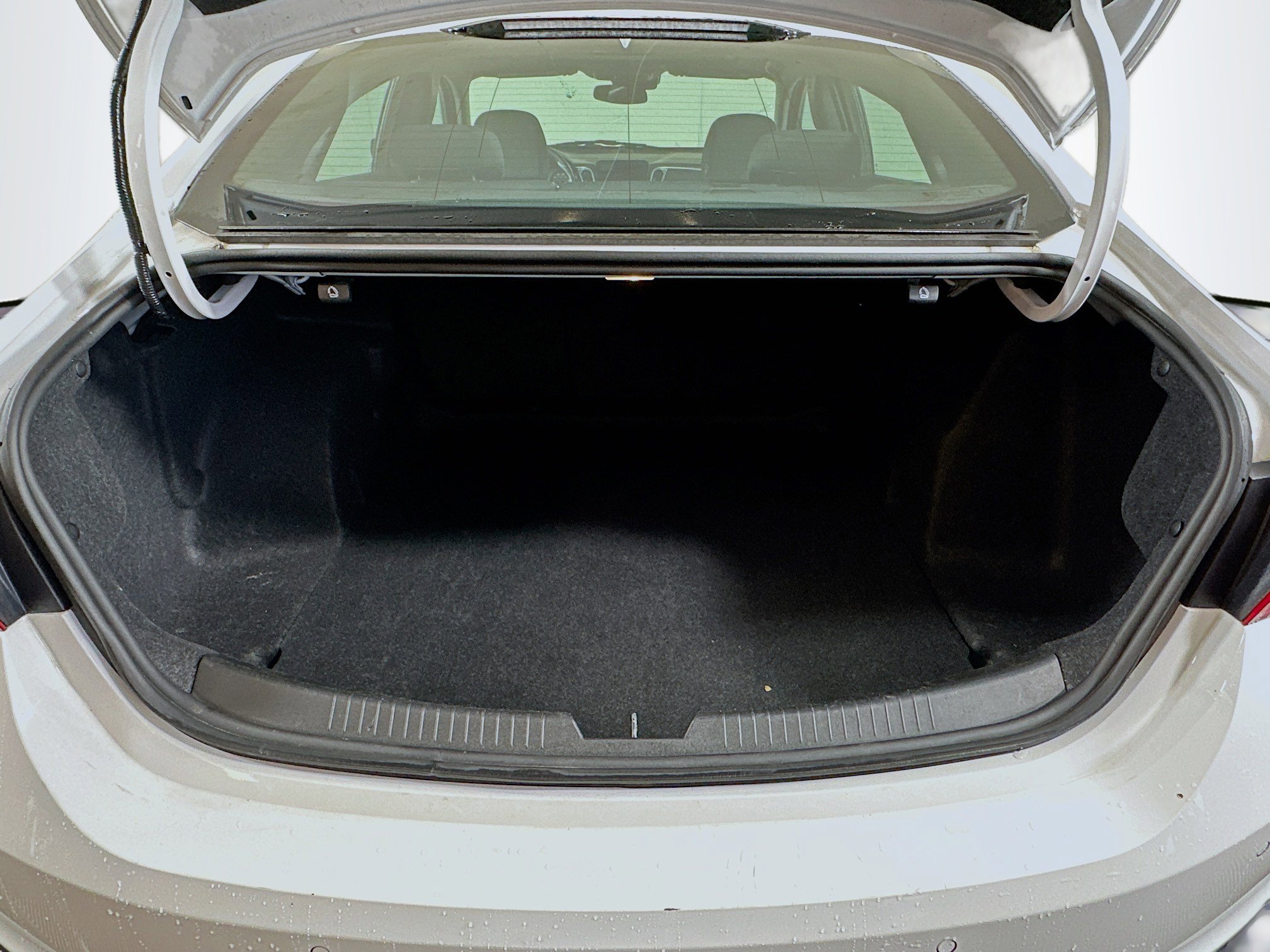 Used 2024 Chevrolet Malibu LT image 24