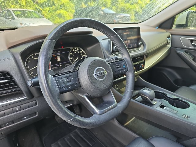 Used 2021 Nissan Rogue SV w/ Premium Package FWD image 14
