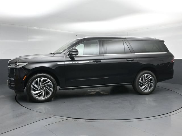 Certified 2025 Lincoln Navigator L Reserve AWD/4WD image 4